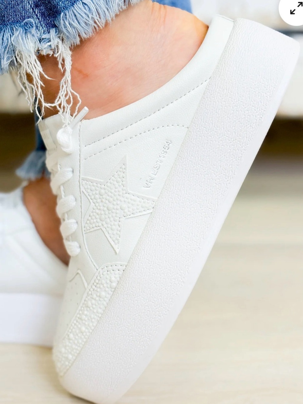 NIB Vintage Havana Val Platform Mule Sneakers White Pearls Size 5.5